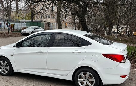 Hyundai Solaris II рестайлинг, 2011 год, 569 000 рублей, 3 фотография