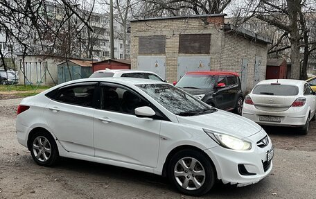 Hyundai Solaris II рестайлинг, 2011 год, 569 000 рублей, 4 фотография