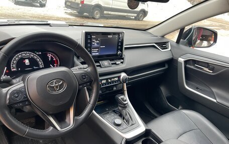 Toyota RAV4, 2021 год, 3 950 000 рублей, 23 фотография