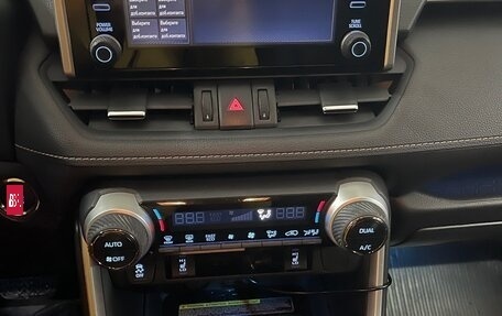 Toyota RAV4, 2021 год, 3 950 000 рублей, 22 фотография