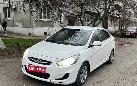 Hyundai Solaris II рестайлинг, 2011 год, 569 000 рублей, 2 фотография