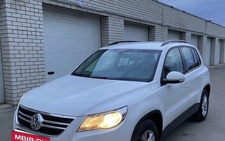 Volkswagen Tiguan I, 2009 год, 950 000 рублей, 3 фотография