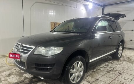 Volkswagen Touareg III, 2010 год, 1 450 000 рублей, 2 фотография
