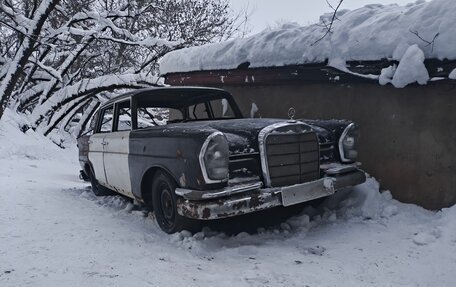 Mercedes-Benz W111, 1963 год, 1 250 000 рублей, 2 фотография
