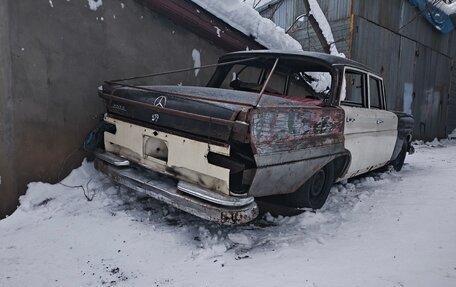 Mercedes-Benz W111, 1963 год, 1 250 000 рублей, 4 фотография