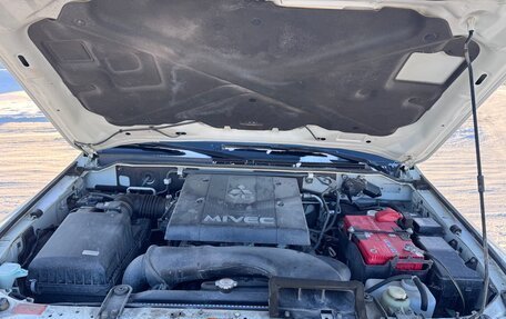 Mitsubishi Pajero IV, 2019 год, 3 700 000 рублей, 28 фотография