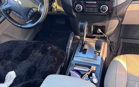 Mitsubishi Pajero IV, 2019 год, 3 700 000 рублей, 25 фотография