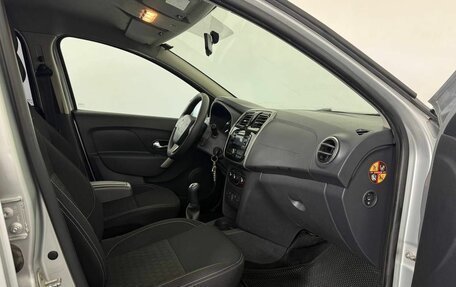 Renault Logan II, 2016 год, 635 000 рублей, 10 фотография