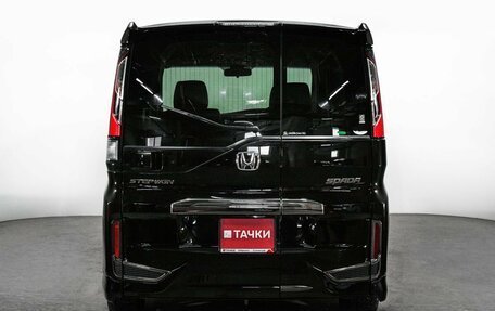 Honda Stepwgn IV, 2018 год, 2 290 000 рублей, 4 фотография