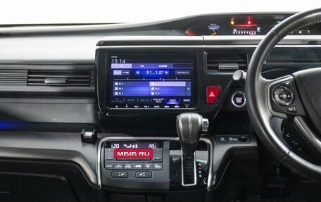 Honda Stepwgn IV, 2018 год, 2 290 000 рублей, 15 фотография