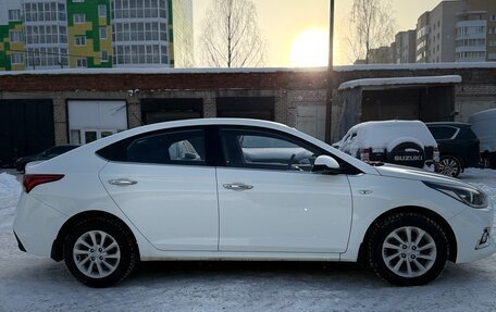 Hyundai Solaris II рестайлинг, 2017 год, 990 000 рублей, 2 фотография