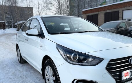 Hyundai Solaris II рестайлинг, 2017 год, 990 000 рублей, 3 фотография