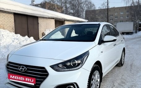 Hyundai Solaris II рестайлинг, 2017 год, 990 000 рублей, 5 фотография