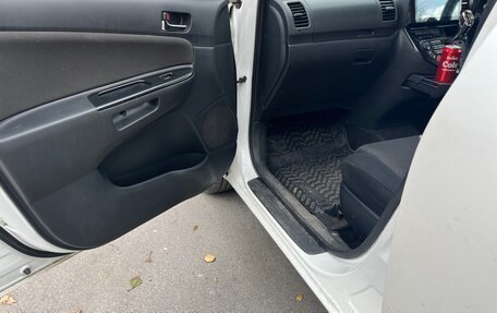 Toyota Wish II, 2003 год, 650 000 рублей, 9 фотография