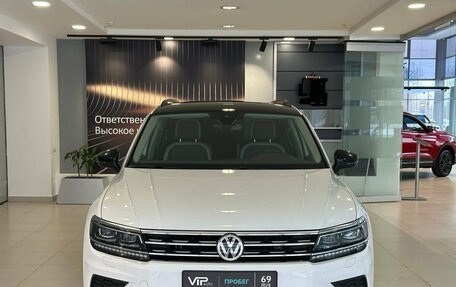 Volkswagen Tiguan II, 2019 год, 2 597 000 рублей, 2 фотография