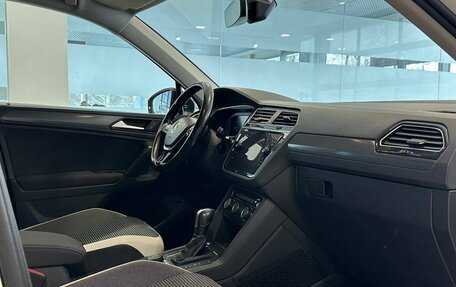 Volkswagen Tiguan II, 2019 год, 2 597 000 рублей, 8 фотография