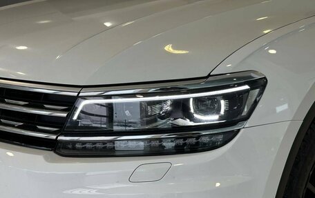 Volkswagen Tiguan II, 2019 год, 2 597 000 рублей, 19 фотография