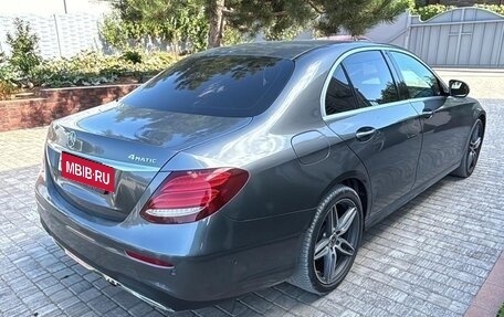 Mercedes-Benz E-Класс, 2019 год, 2 990 000 рублей, 2 фотография