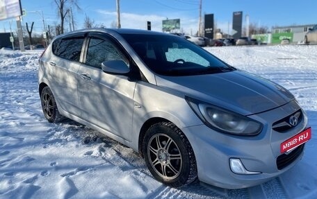 Hyundai Solaris II рестайлинг, 2012 год, 550 000 рублей, 2 фотография
