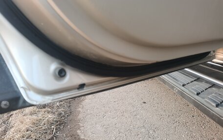 Toyota Land Cruiser Prado 120 рестайлинг, 2006 год, 2 600 000 рублей, 20 фотография