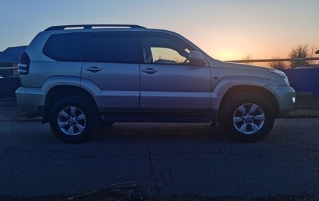 Toyota Land Cruiser Prado 120 рестайлинг, 2006 год, 2 600 000 рублей, 34 фотография