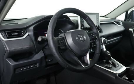 Toyota RAV4, 2019 год, 3 000 000 рублей, 13 фотография