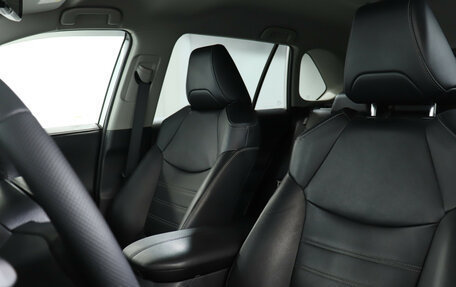 Toyota RAV4, 2019 год, 3 000 000 рублей, 17 фотография