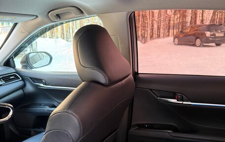 Toyota Camry, 2021 год, 3 550 000 рублей, 8 фотография