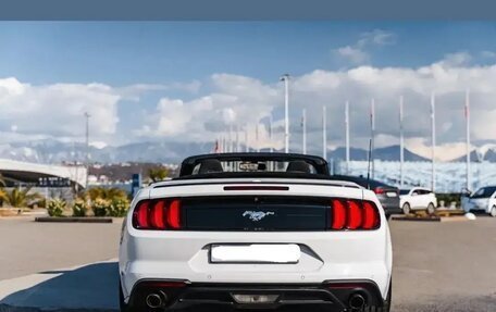 Ford Mustang VI рестайлинг, 2018 год, 2 595 000 рублей, 6 фотография