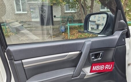 Mitsubishi Pajero IV, 2013 год, 1 999 000 рублей, 10 фотография