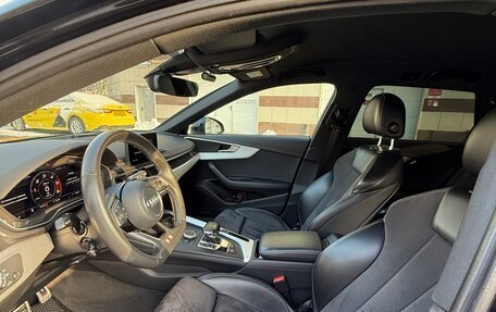 Audi A4, 2018 год, 2 200 000 рублей, 9 фотография
