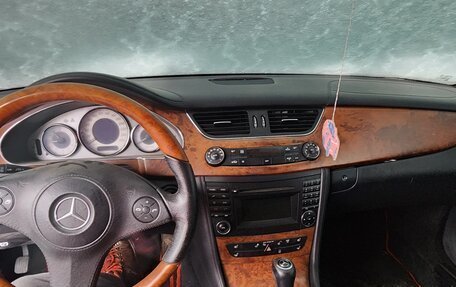 Mercedes-Benz CLS, 2008 год, 900 000 рублей, 4 фотография