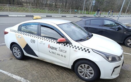 KIA Rio IV, 2018 год, 850 000 рублей, 1 фотография