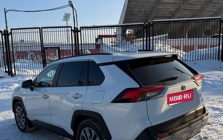 Toyota RAV4, 2021 год, 3 870 000 рублей, 4 фотография