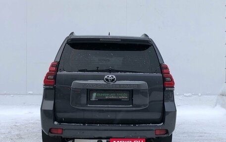 Toyota Land Cruiser Prado 150 рестайлинг 2, 2021 год, 5 950 000 рублей, 6 фотография