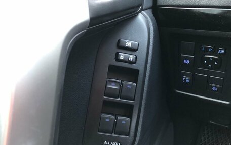 Toyota Land Cruiser Prado 150 рестайлинг 2, 2021 год, 5 950 000 рублей, 19 фотография