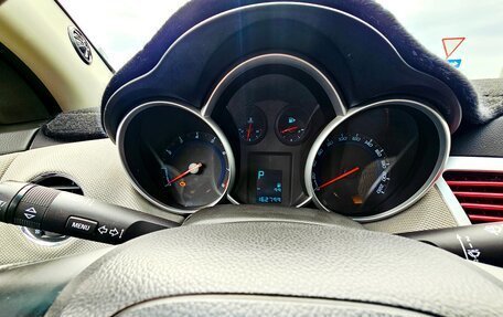 Chevrolet Cruze II, 2011 год, 700 000 рублей, 4 фотография