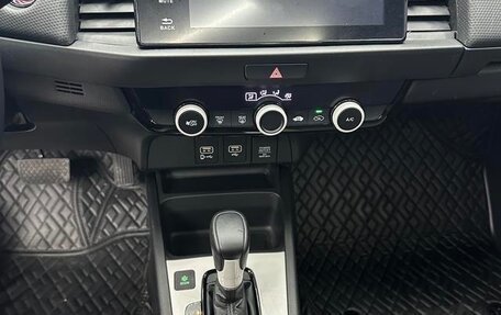 Honda Fit, 2021 год, 1 350 000 рублей, 7 фотография