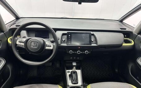 Honda Fit, 2021 год, 1 350 000 рублей, 8 фотография