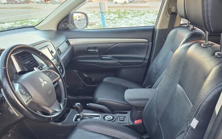 Mitsubishi Outlander III рестайлинг 3, 2012 год, 1 357 000 рублей, 2 фотография