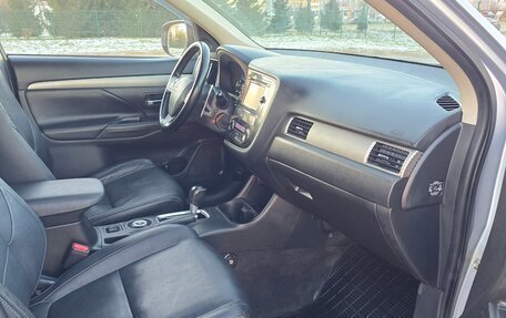 Mitsubishi Outlander III рестайлинг 3, 2012 год, 1 357 000 рублей, 4 фотография