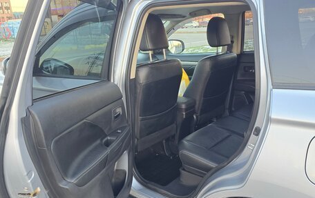 Mitsubishi Outlander III рестайлинг 3, 2012 год, 1 357 000 рублей, 7 фотография