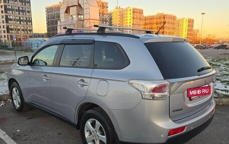 Mitsubishi Outlander III рестайлинг 3, 2012 год, 1 357 000 рублей, 9 фотография