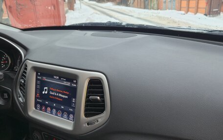 Jeep Compass II, 2020 год, 2 800 000 рублей, 10 фотография