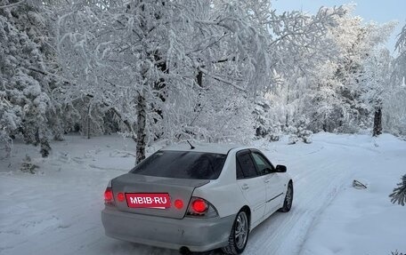 Toyota Altezza, 2001 год, 499 999 рублей, 8 фотография