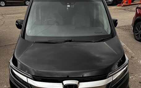 Honda Stepwgn IV, 2017 год, 2 300 000 рублей, 3 фотография