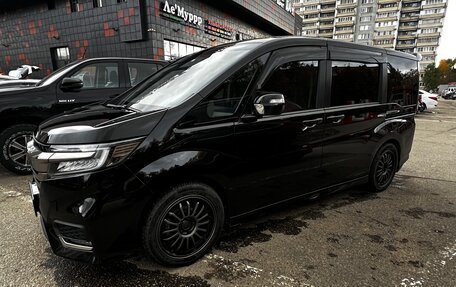 Honda Stepwgn IV, 2017 год, 2 300 000 рублей, 6 фотография