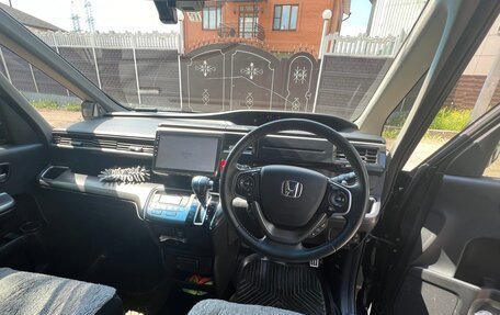 Honda Stepwgn IV, 2017 год, 2 300 000 рублей, 12 фотография