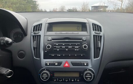 KIA cee'd I рестайлинг, 2008 год, 650 000 рублей, 15 фотография