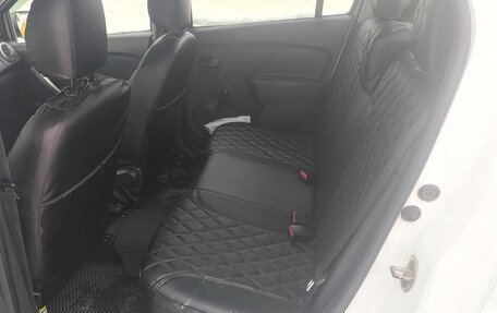 Renault Logan II, 2017 год, 500 000 рублей, 3 фотография